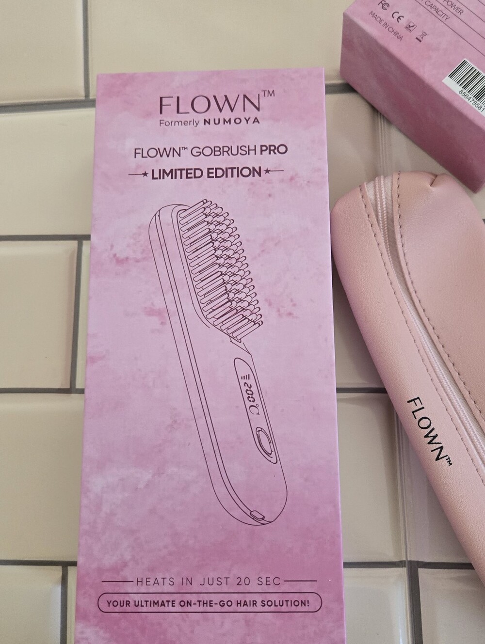 Flown GoBrush Pro Hair Straightening Brush Pink Excellent Cordless - Picture 7 of 7